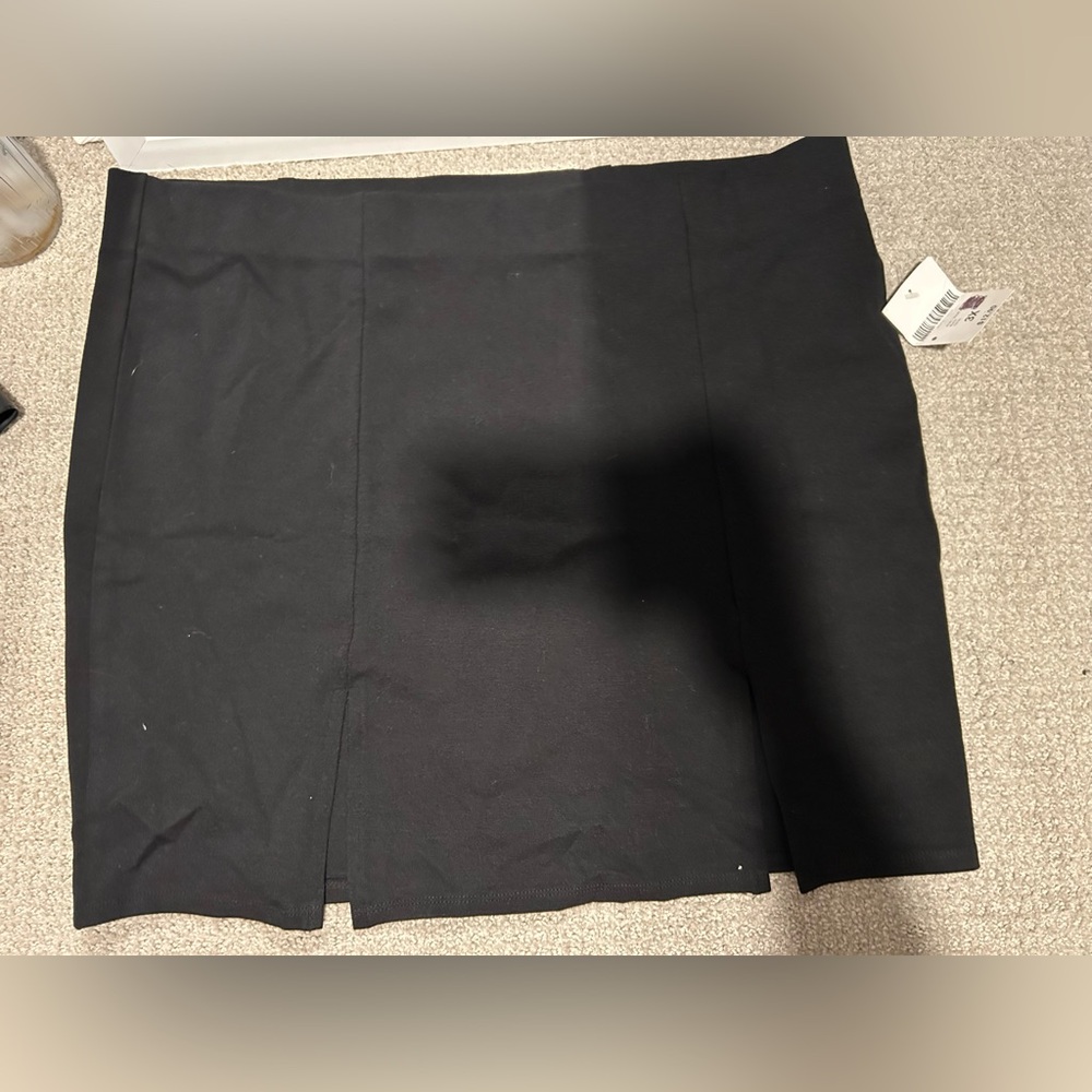 Forever 21 Classic Black Skirt